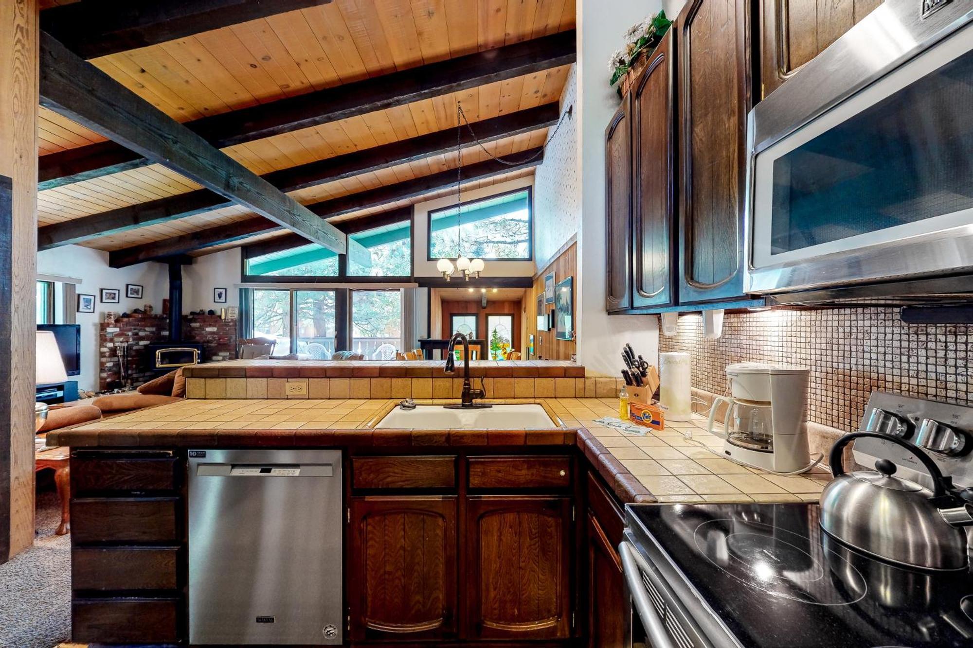 Chateau Sans Nom * Mammoth Lakes